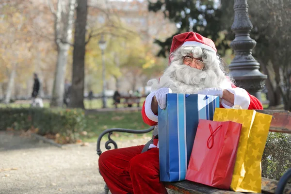 Santa Claus con regalos —  Fotos de Stock