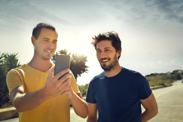 Guarda il mio telefono. — Foto Stock