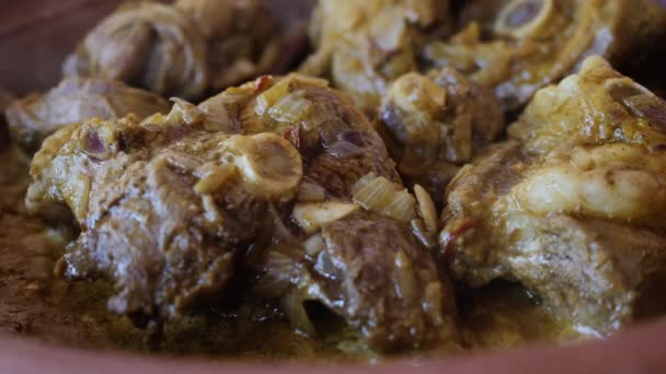 Cordero Cordero Carne Oveja Con Cebolla Cocido Lentamente Tajine Marroquí — Vídeos de Stock