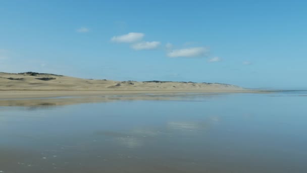 Plage Vide Avec Dunes Sable Nuages Reflets Essaouira Paysage Naturel — Video