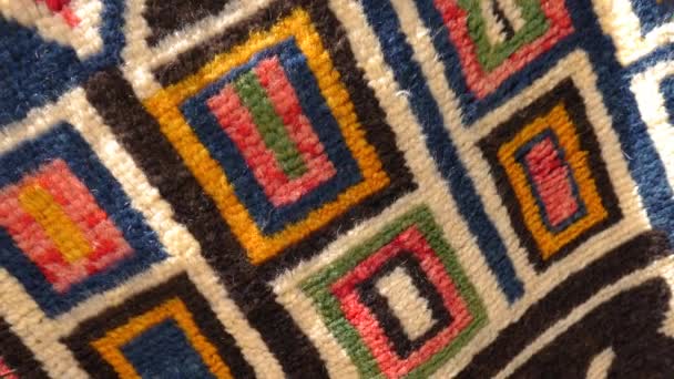 Kolorowy Marokański Dywan Berber Nowoczesnym Designem Marokański Projekt Abstrakcyjny Materiał — Wideo stockowe