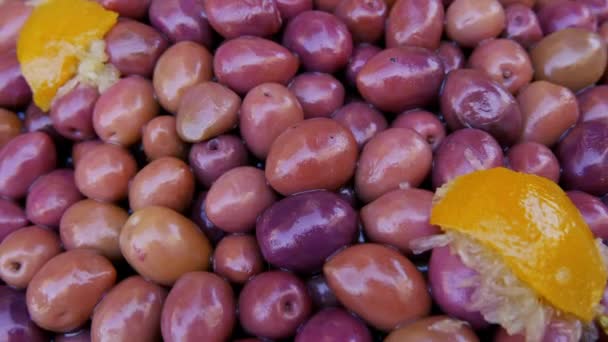 Azeitonas Vermelhas Com Limão Marroquino Preservado Mercado Agricultores Rurais Imagens — Vídeo de Stock