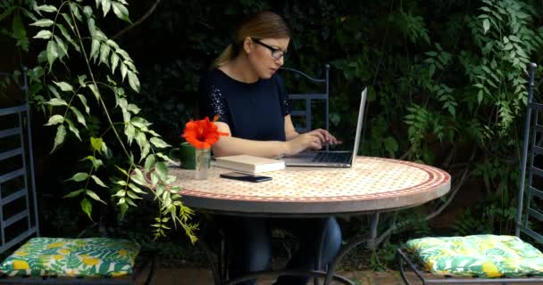 Young Freelance Business Woman Working Home Her Garden Laptop Thoughtful — Video Stock