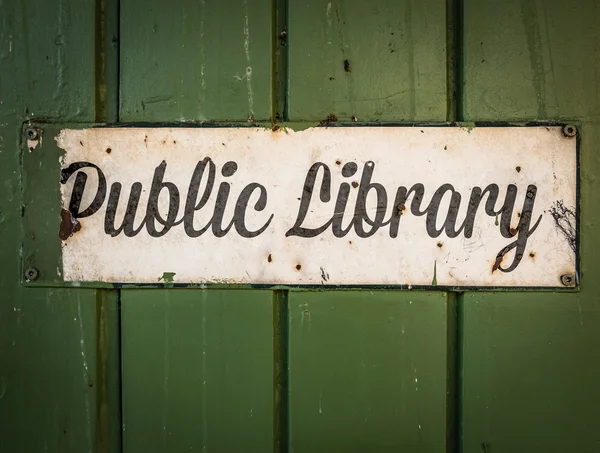 Rustic Public Library Sign — Fotografie, imagine de stoc