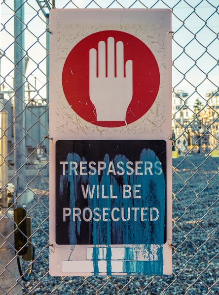 Trespassers Will Be Prosecuted Sign — Stock Photo, Image