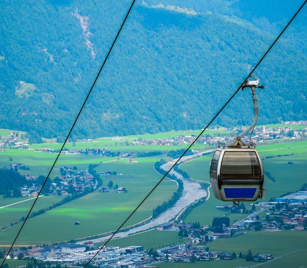 Sommar alpina Cable Car — Stockfoto