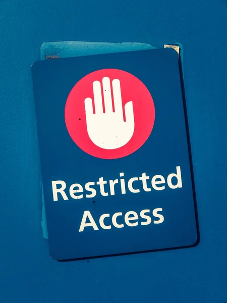 Señal de acceso restringido —  Fotos de Stock