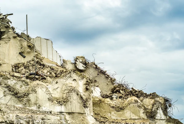 Zidul clădirii prăbușit — Fotografie, imagine de stoc