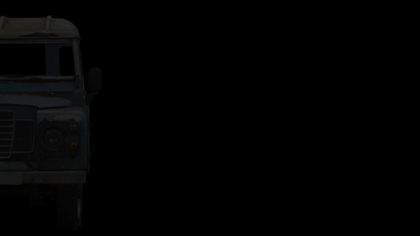 コピースペースで暗闇の中でオンにするヴィンテージトラックヘッドランプ ヘッドライト — ストック動画