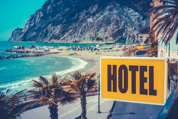 Retro Euro Strandhotel Schild — Stockfoto