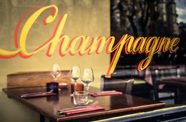 Paris Restoran işareti ile