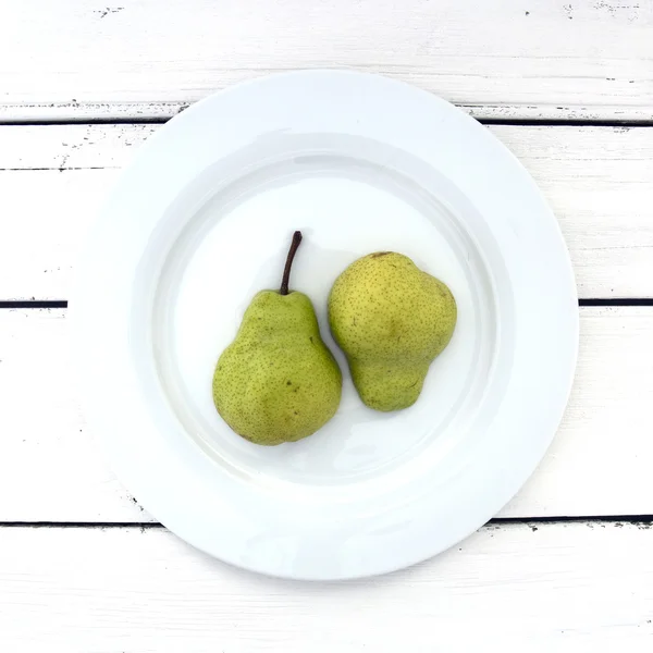 Dos mitades de pera —  Fotos de Stock