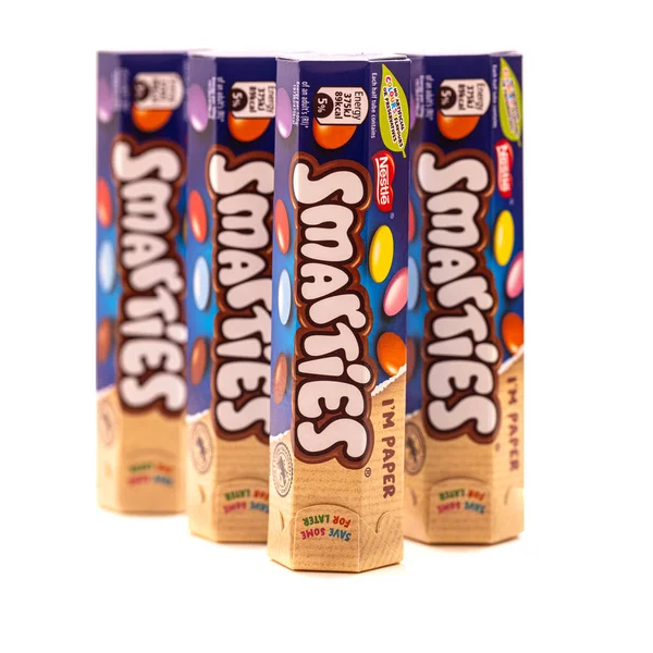 Swindon Reino Unido Septiembre 2021 Tubos Smarties Nuevo Envase Papel — Foto de Stock