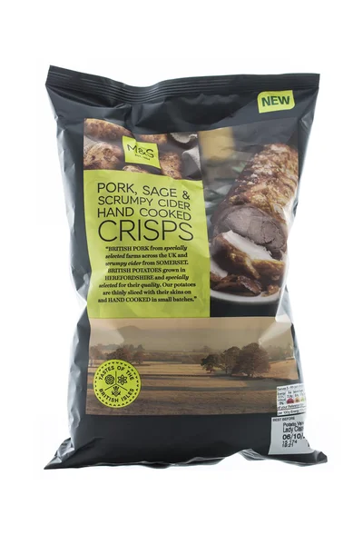 Bag Of Marks And Spencer Pork, Sage and Scrumpy Cider Hand Cooked Crisps — Stock Photo, Image