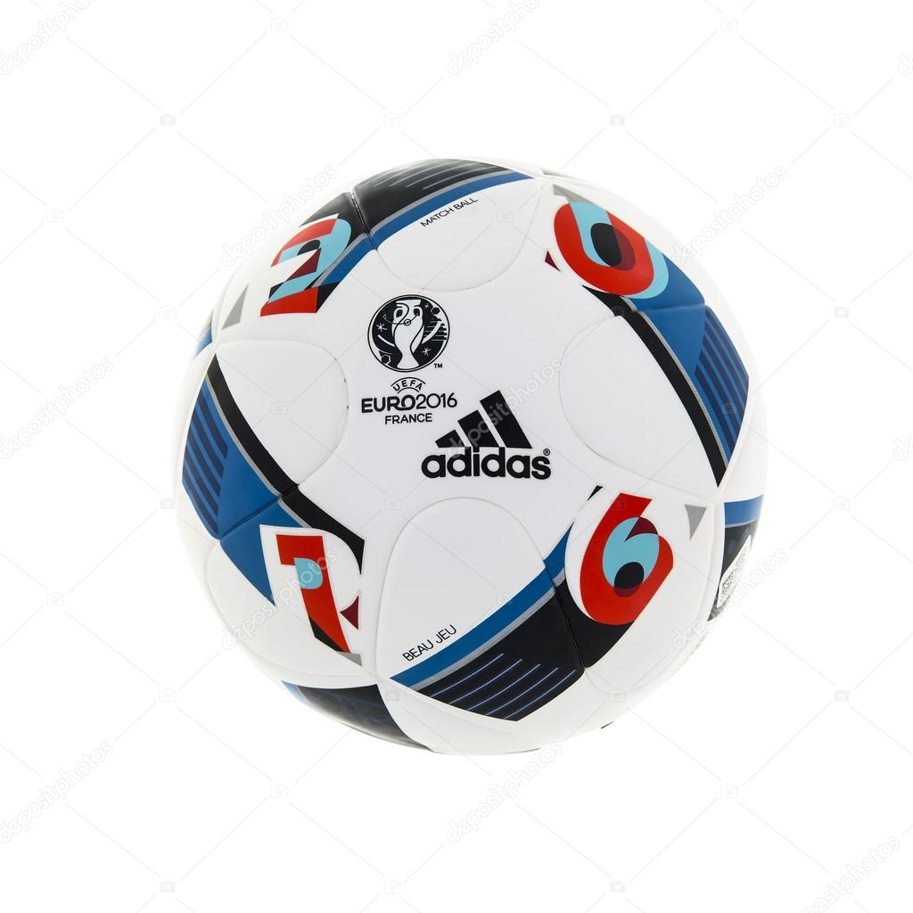 al menos caballo de fuerza pianista Adidas BEAU JEU official Match Ball – Stock Editorial Photo © urbanbuzz  #94455548