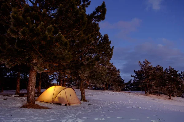 Vinterklättring Fjällen Turisttält Längst Upp — Stockfoto