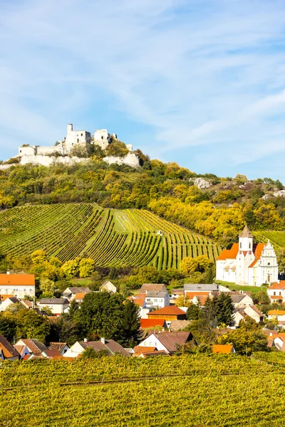 秋、低いオーストリア ファルケンシュタイン城の遺跡 — ストック写真