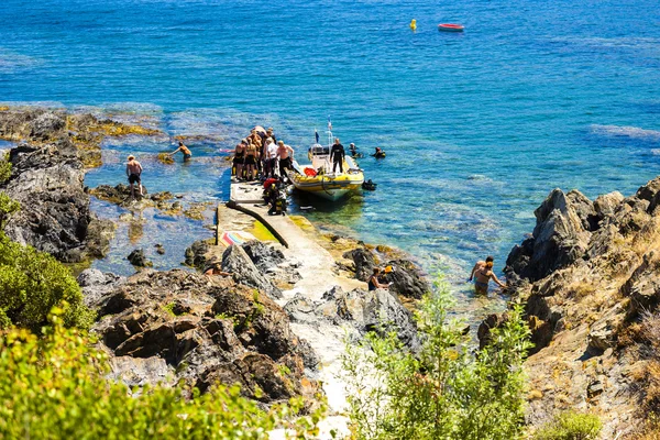 Potápěči, Cap de Peyrefite, Languedoc-Roussillon — Stock fotografie