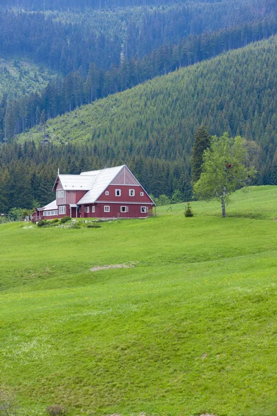 Casa de campo de Pomezni, Krkonose (Montanhas gigantes ) — Fotografia de Stock