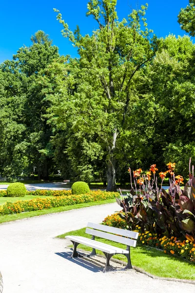 Jardín del Palacio Kozlowski, Voivodato de Lublin — Foto de Stock