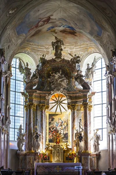 Intérieur de l'église monastère premonstratensian à Geras — Photo