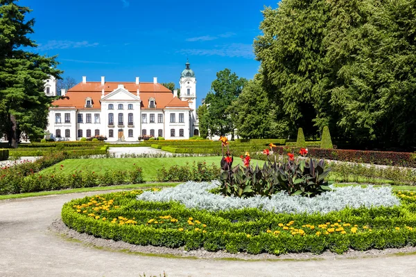 Kozlowski Palace med trädgård, Lublin vojvodskap — Stockfoto