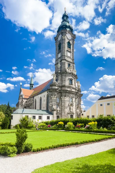 Monastère cistercien avec jardin à Zwettl — Photo