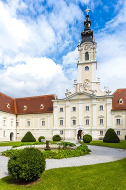 Benedictine Manastırı Altenburg bahçede ile