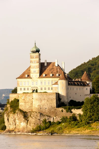 Palacio Schonbuhel en el río Danubio, Baja Austria, Austria — Foto de Stock