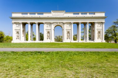Colonnade Reistna üzerinde
