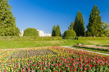 Lednice Palace bahçeli