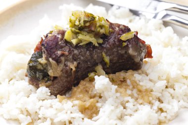 Pirinçli sığır eti.