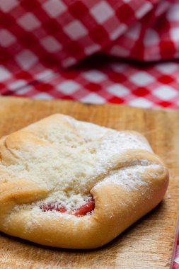 Yanmış çelenk ağacında geleneksel czech kekleri