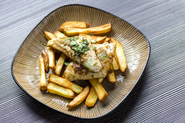 Lijadora Frita Con Papas Fritas Caseras — Foto de Stock