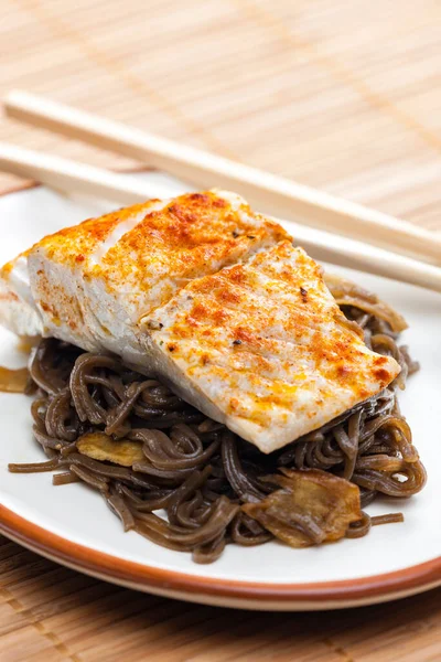 Salmon Asian Noodles Bamboo — Stock Photo, Image