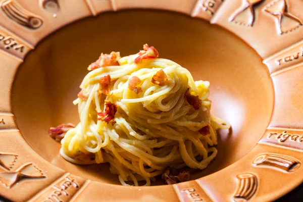 Tészta Carbonara Szalonnával Tojással Parmezános Sajttal — Stock Fotó