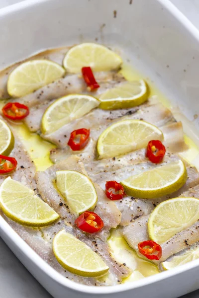 Bakad Torskfisk Med Citron Och Chili — Stockfoto