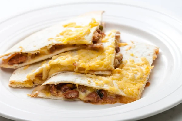 Quesadilla Filled Beans Chedar Cheese — Stock Photo, Image