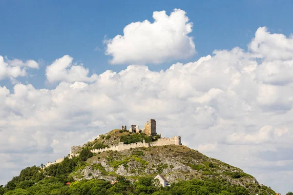 Zřícenina Staatz Okres Mistelbach Dolní Rakousko Rakousko — Stock fotografie