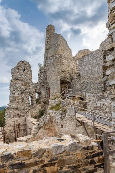 Ruïnes Van Kasteel Hrusov District Zlate Moravce Regio Nitra Slowakije — Stockfoto