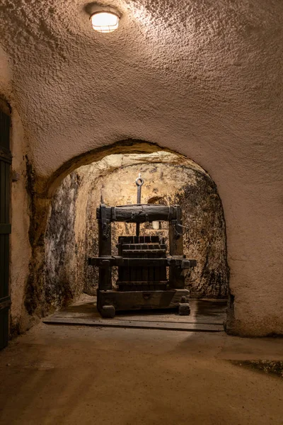 Pressoir Vin Dans Une Ancienne Cave Dans Centre Eger Hongrie — Photo