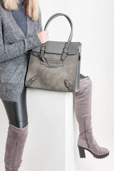 Bottes Grises Pour Femmes Avec Sac Main — Photo