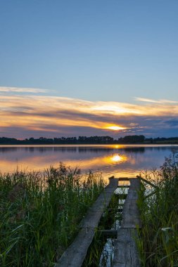 Çek Cumhuriyeti, Güney Bohemya 'da güneş batımı rezerv Rezabinec