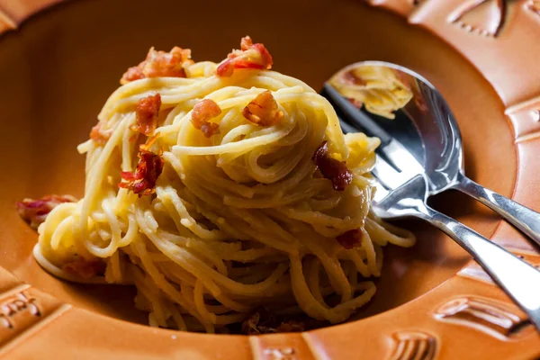 Pasta Carbonara Con Tocino Huevo Queso Parmesano — Foto de Stock