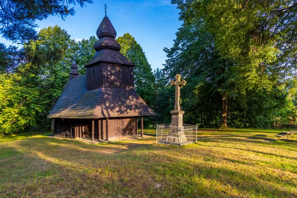 ロシアの木造教会Bystra スロバキア — ストック写真