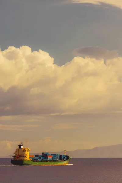 Buque Carga Cerca Del Faro Capo Peloro Punta Del Faro — Foto de Stock