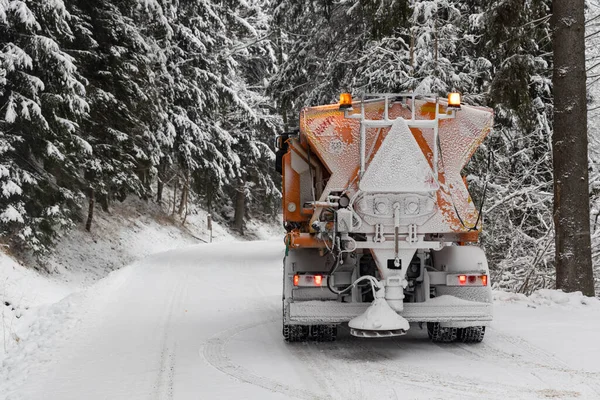 Épandeur Routier Hiver Orlicke Mountains République Tchèque — Photo