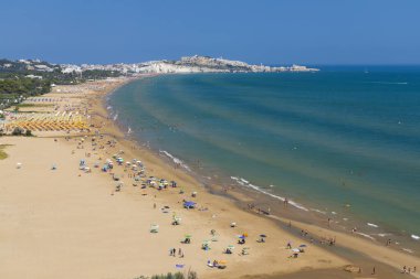 Vieste yakınlarındaki sahil, Ulusal Park Gargano, Apulia, İtalya