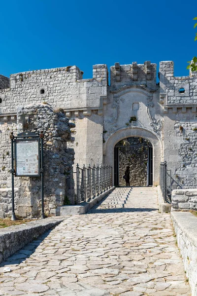 Castillo Monte Santangelo Puglia Italia — Foto de Stock