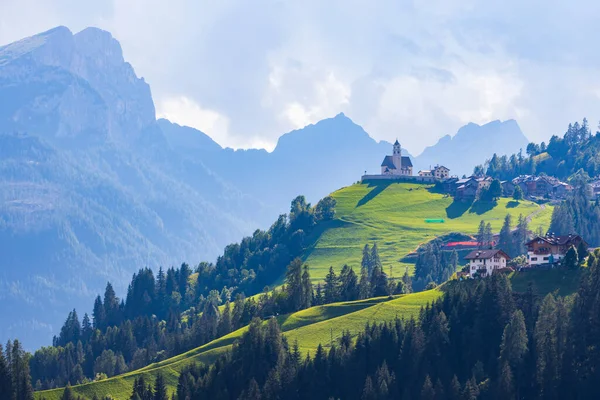 Mountainous Landscape Villages Colle Santa Lucia Church Dolomites South Tyrol — Stock Photo, Image